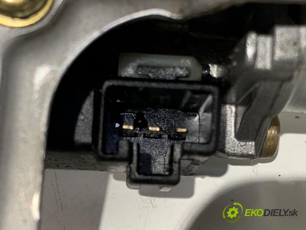 TOYOTA COROLLA Verso (ZER_, ZZE12_, R1_) 2004 - 2009    2.2 D-4D (AUR10_) 100 kW [136 KM] olej napędowy 2005 - 2009  motor stěračů zadní část 85130-0F010