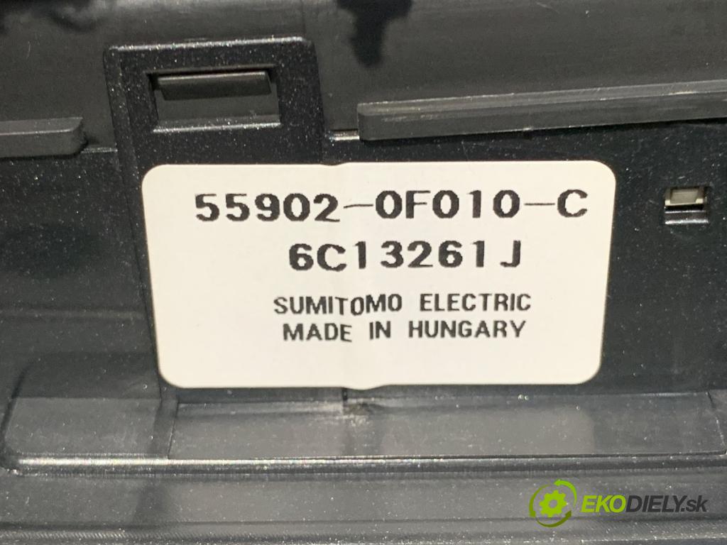 TOYOTA COROLLA Verso (ZER_, ZZE12_, R1_) 2004 - 2009    2.2 D-4D (AUR10_) 100 kW [136 KM] olej napędowy 2005 - 2009  Panel ovládania kúrenia 55900-0F030 (Prepínacie páčky pod volantom)