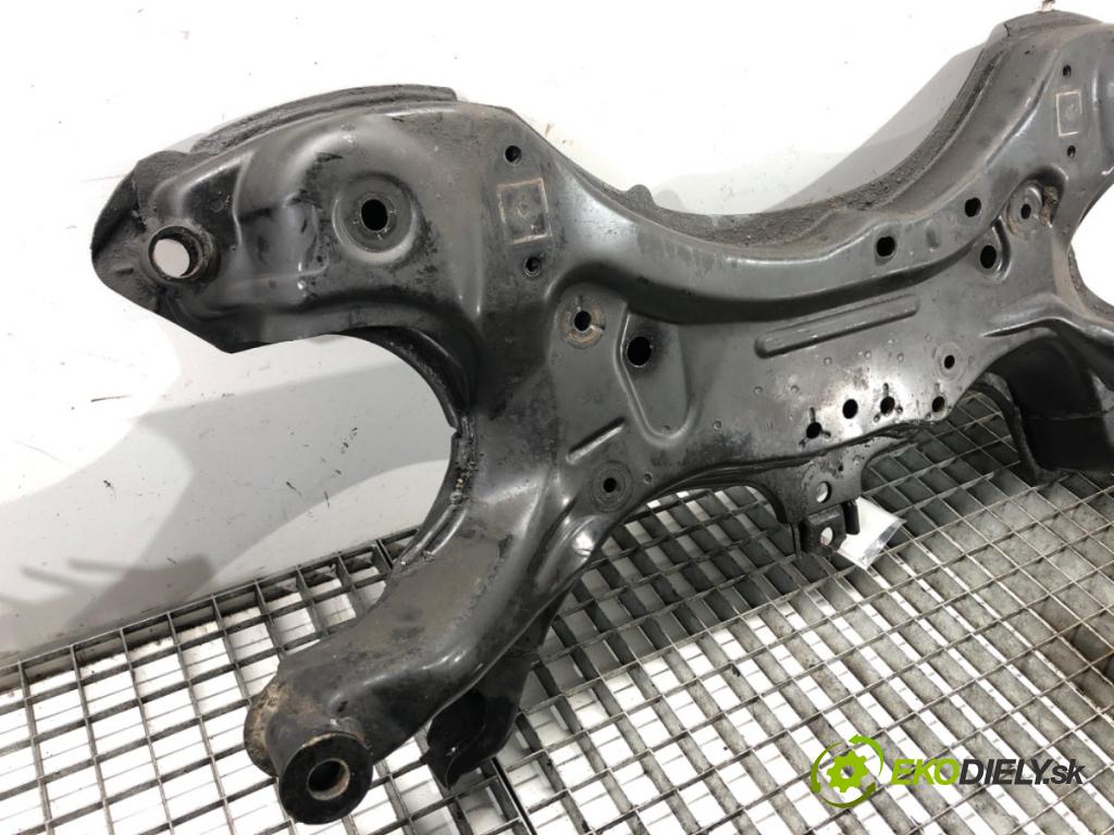 TOYOTA COROLLA Verso (ZER_, ZZE12_, R1_) 2004 - 2009    2.2 D-4D (AUR10_) 100 kW [136 KM] olej napędowy 2005 - 2009  výztuha pod motor  (Výztuhy přední)