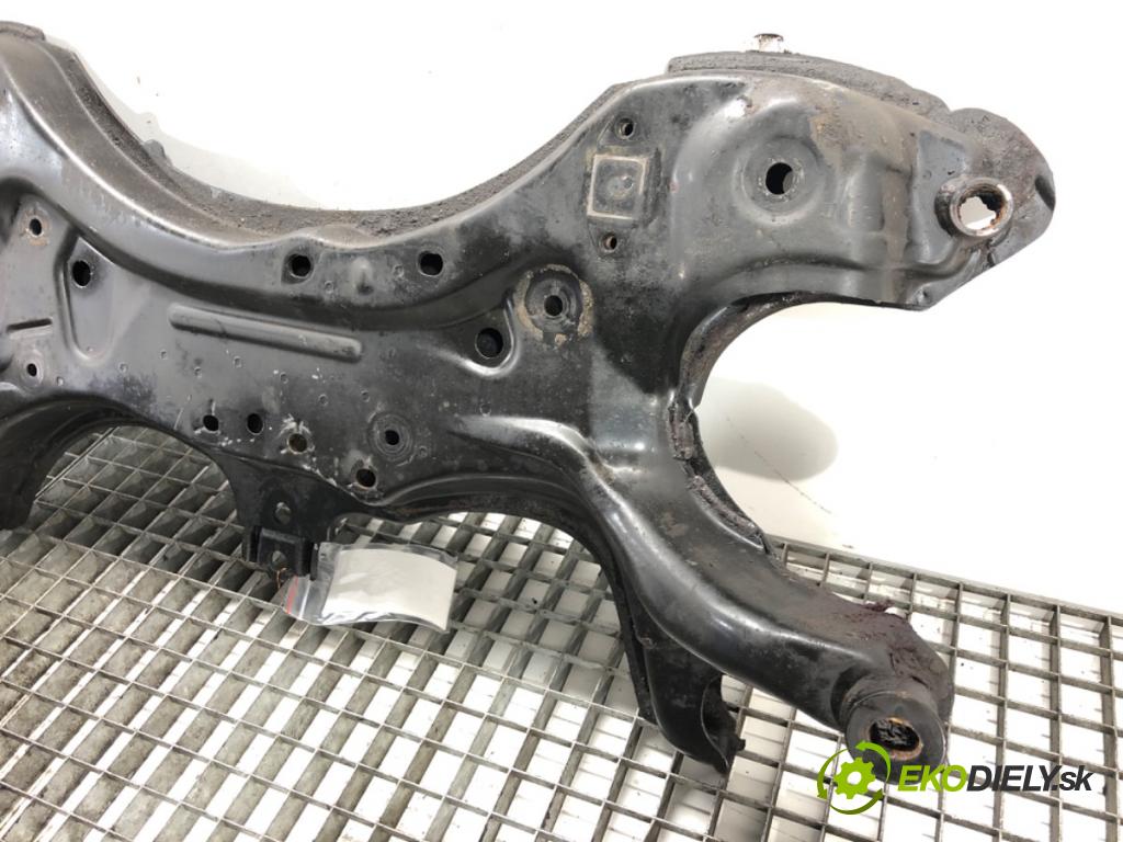 TOYOTA COROLLA Verso (ZER_, ZZE12_, R1_) 2004 - 2009    2.2 D-4D (AUR10_) 100 kW [136 KM] olej napędowy 2005 - 2009  výztuha pod motor  (Výztuhy přední)