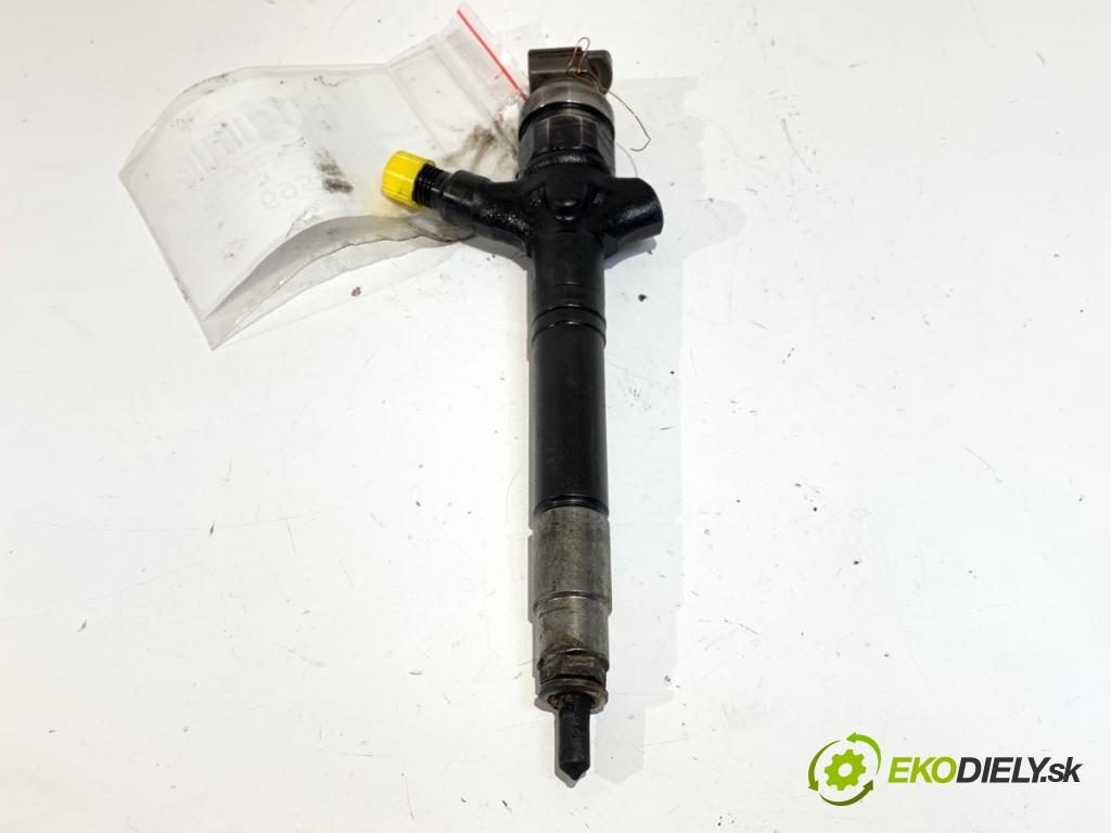 TOYOTA COROLLA Verso (ZER_, ZZE12_, R1_) 2004 - 2009    2.2 D-4D (AUR10_) 100 kW [136 KM] olej napędowy 2005 - 2009  vstrekovač  (Vstrekovač paliva)