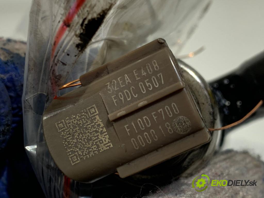 TOYOTA COROLLA Verso (ZER_, ZZE12_, R1_) 2004 - 2009    2.2 D-4D (AUR10_) 100 kW [136 KM] olej napędowy 2005 - 2009  vstrekovač  (Vstrekovač paliva)