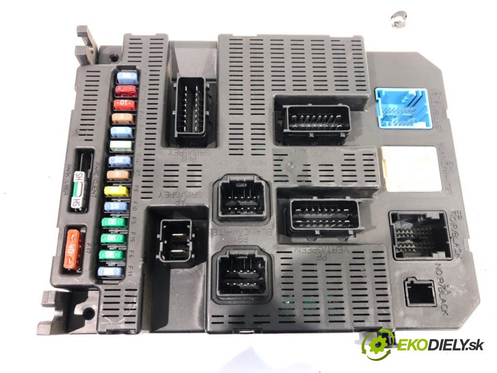 PEUGEOT 207 (WA_, WC_) 2006 - 2015    1.4 54 kW [73 KM] benzyna 2006 - 2013  modul BSI 9659285380 (Pojistkové skříňky)