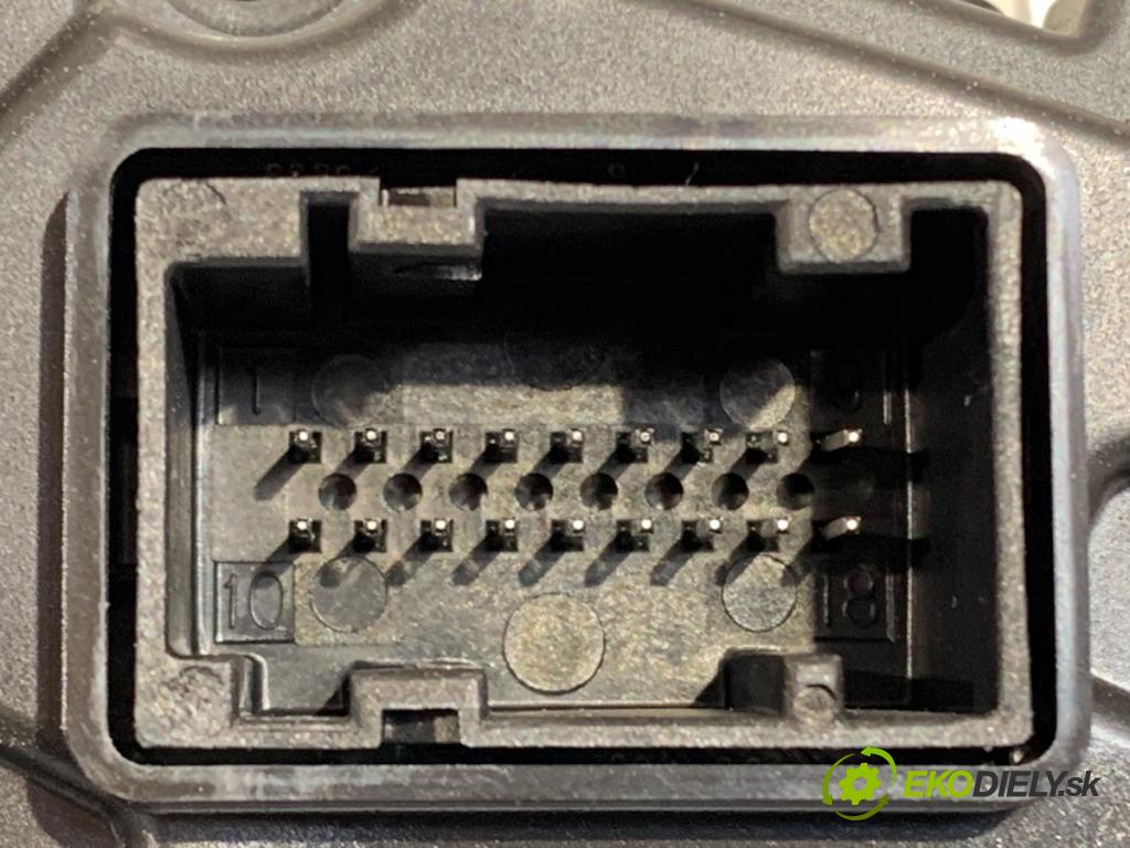 FIAT TIPO Kombi (356_) 2016 - 2022    1.4 (356WXA1B) 70 kW [95 KM] benzyna 2016 - 2022  Prístrojovka 00521015210 (Prístrojová doska, displej)