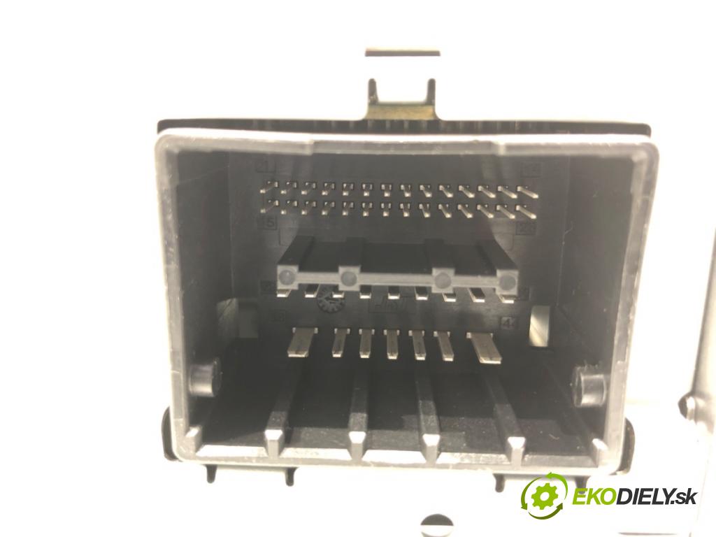 CHEVROLET CRUZE (J300) 2009 - 2022    1.8 104 kW [141 KM] benzyna 2009 - 2022  RADIO 20984175 (Audio zariadenie)