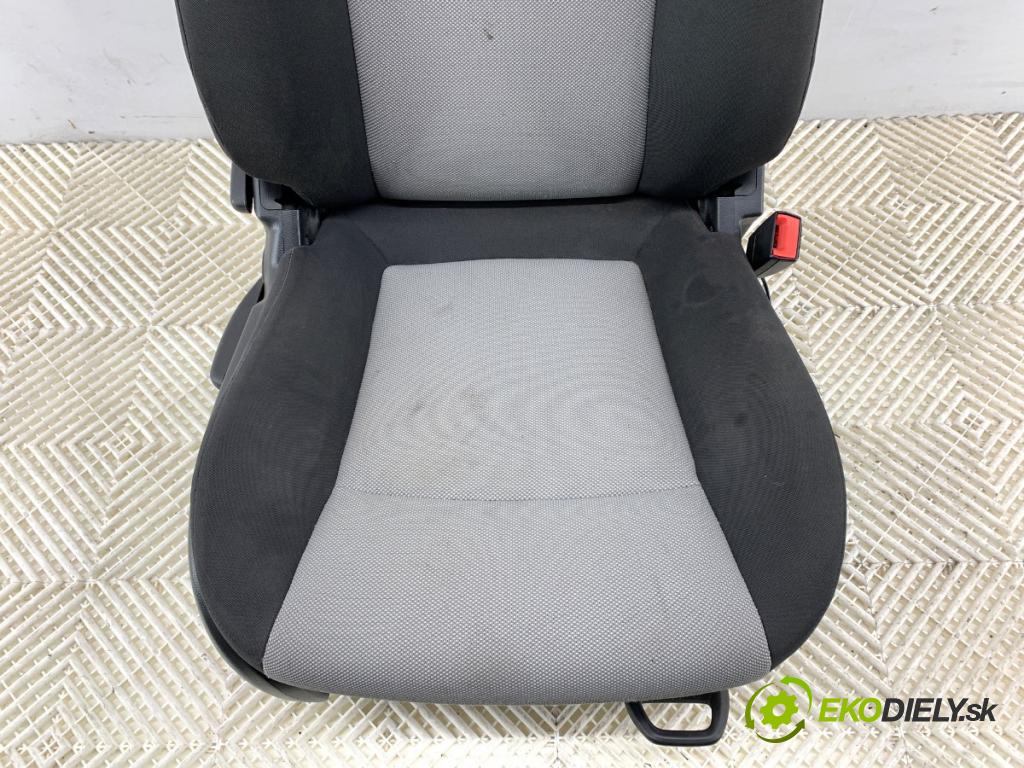CHEVROLET CRUZE sedan 2011 104 kW 1.8 1796 Sedadlo pravy predný