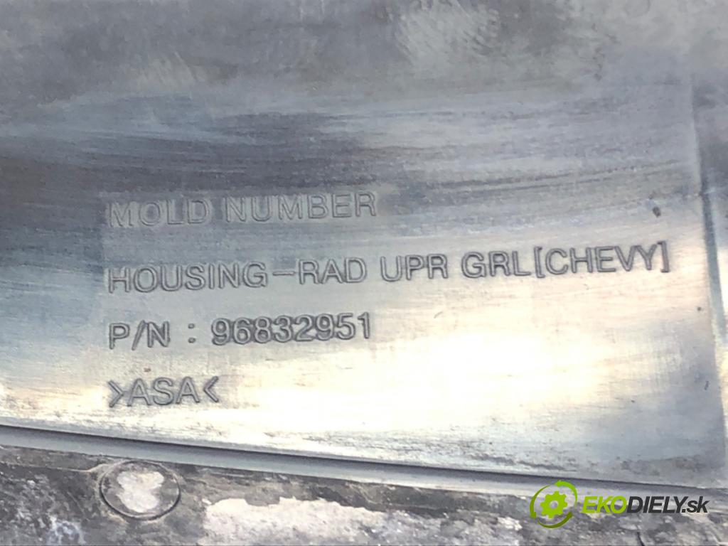 CHEVROLET CRUZE (J300) 2009 - 2022    1.8 104 kW [141 KM] benzyna 2009 - 2022  mřížka maska 96832951 (Mřížky (masky) chladičů)