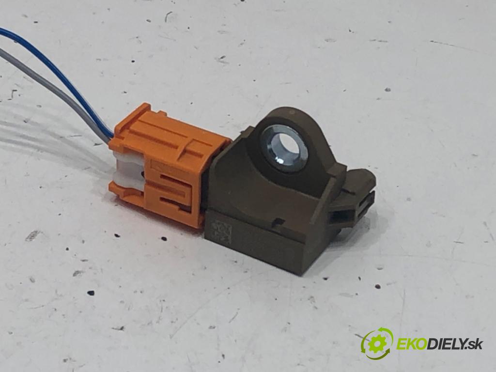 MAZDA CX-5 (KE, GH) 2011 - 2017    2.2 D (KE2FW) 129 kW [175 KM] olej napędowy 2012 - 2017  Snímač nárazu G46C-57KC0A (Snímač nárazu)