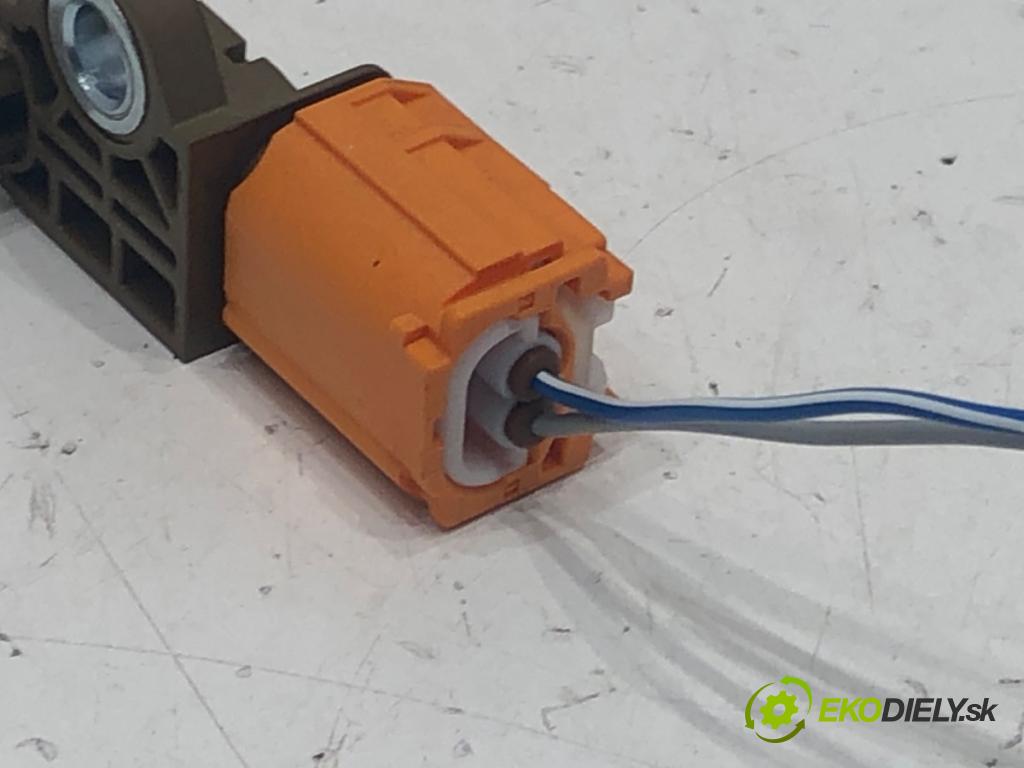 MAZDA CX-5 (KE, GH) 2011 - 2017    2.2 D (KE2FW) 129 kW [175 KM] olej napędowy 2012 - 2017  Snímač nárazu G46C-57KC0A (Snímač nárazu)