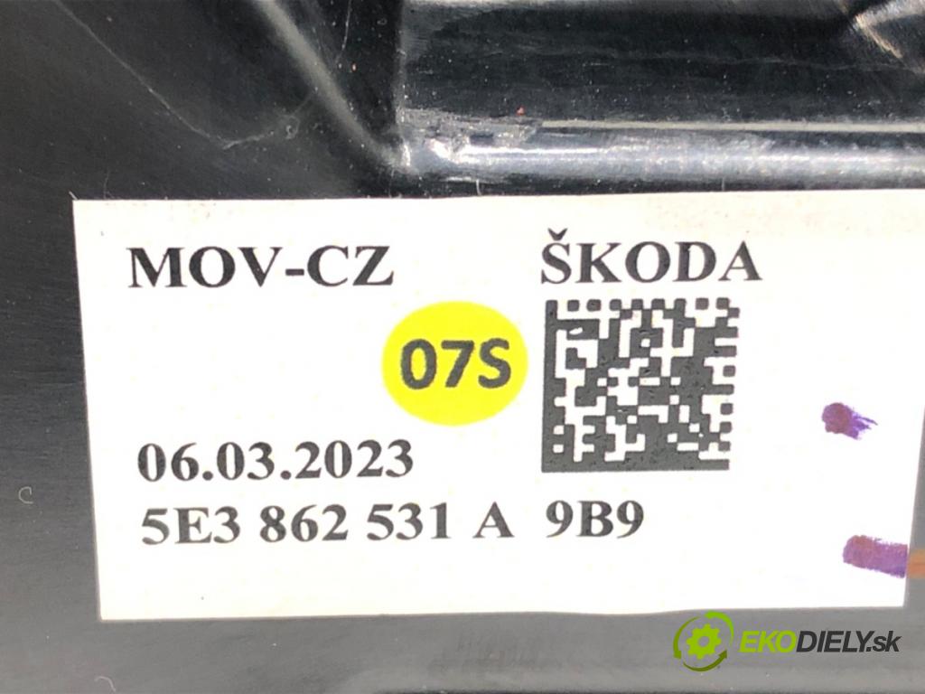 SKODA OCTAVIA IV (NX3, NN3) 2020 - 2022    2.0 TDI 110 kW [150 KM] olej napędowy 2020 - 2022  Držiak na nápoje 5E3862531A (Úchyt, držiak na nápoje)