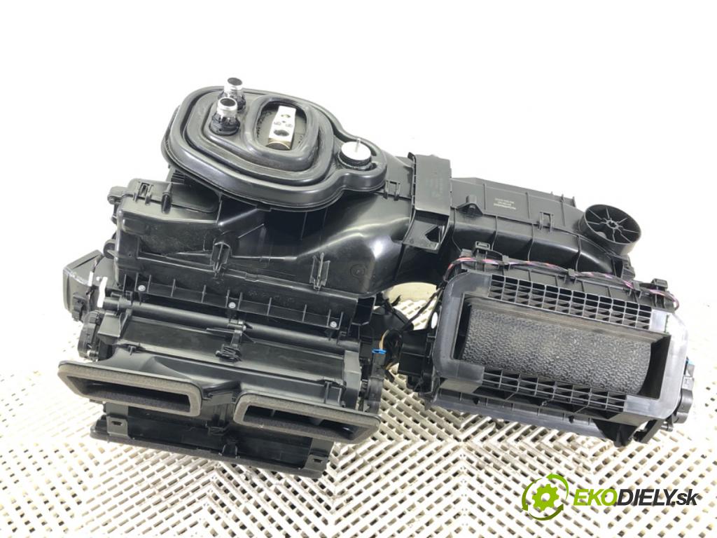 SKODA OCTAVIA IV (NX3, NN3) 2020 - 2022    2.0 TDI 110 kW [150 KM] olej napędowy 2020 - 2022  topné těleso radiátor topení komplet KOMBAJN 5WB816005A (Radiátory topení)