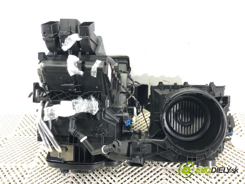 SKODA OCTAVIA IV (NX3, NN3) 2020 - 2022    2.0 TDI 110 kW [150 KM] olej napędowy 2020 - 2022  topné těleso radiátor topení komplet KOMBAJN 5WB816005A (Radiátory topení)