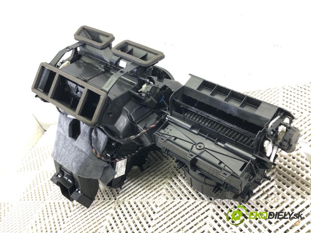 SKODA OCTAVIA IV (NX3, NN3) 2020 - 2022    2.0 TDI 110 kW [150 KM] olej napędowy 2020 - 2022  topné těleso radiátor topení komplet KOMBAJN 5WB816005A (Radiátory topení)