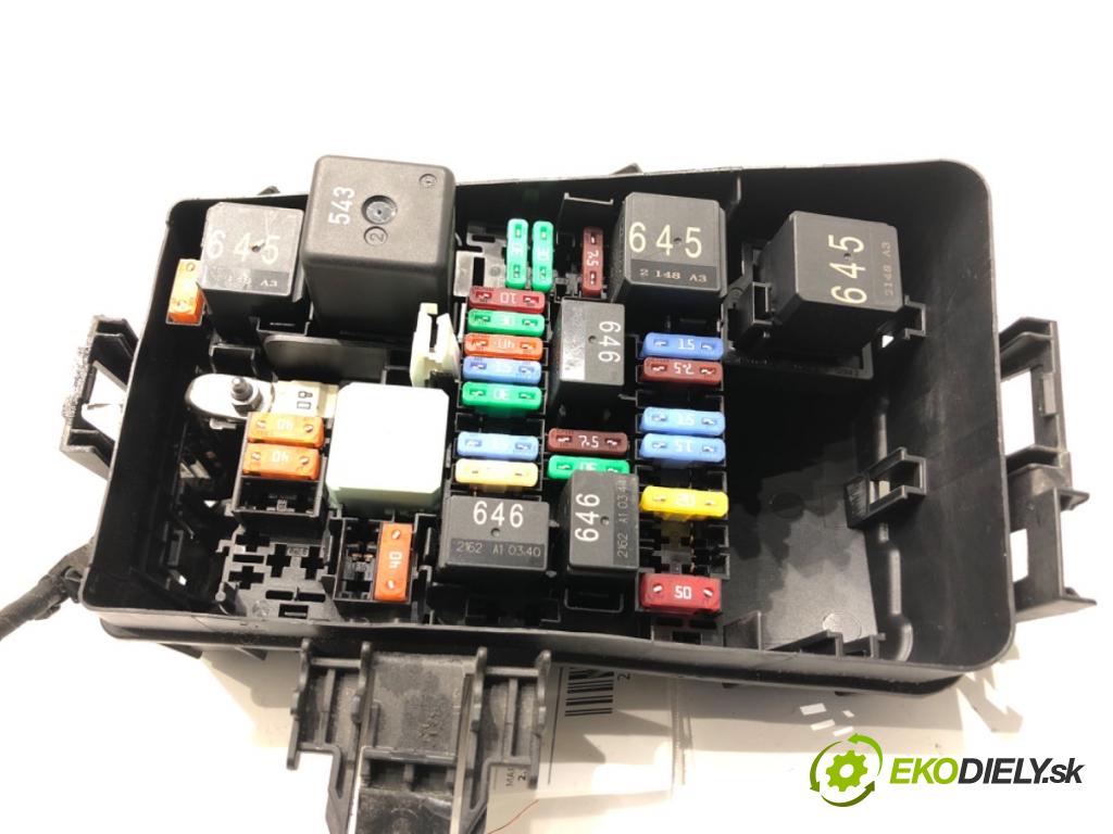 SKODA OCTAVIA IV (NX3, NN3) 2020 - 2022    2.0 TDI 110 kW [150 KM] olej napędowy 2020 - 2022  skříňka poistková 5WA907361A (Pojistkové skříňky)