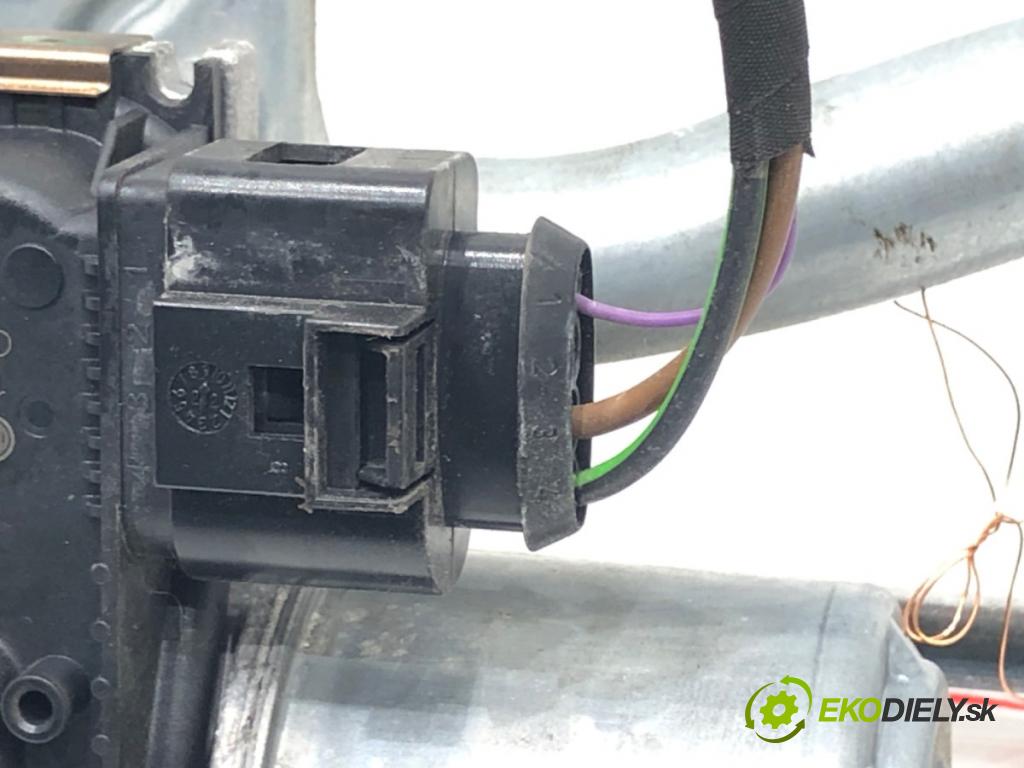 SKODA OCTAVIA IV (NX3, NN3) 2020 - 2022    2.0 TDI 110 kW [150 KM] olej napędowy 2020 - 2022  Mechanizmus stieračov predný 5E4955023A 339702201G (Motorček stieračov predné)