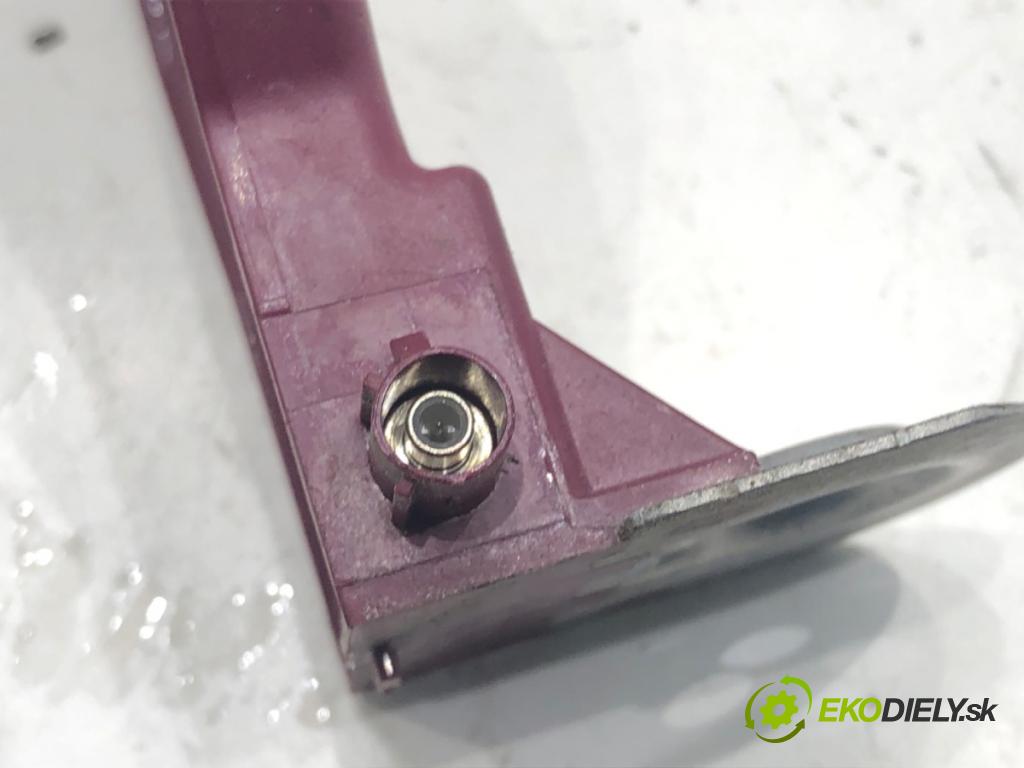 SKODA OCTAVIA IV (NX3, NN3) 2020 - 2022    2.0 TDI 110 kW [150 KM] olej napędowy 2020 - 2022  Zosilňovač Antenní: 5E0035497 (Zosilňovač)