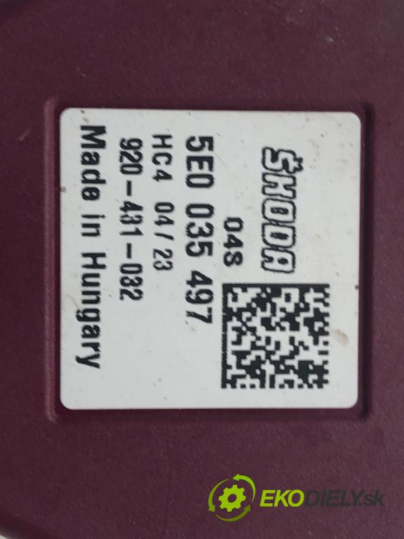 SKODA OCTAVIA IV (NX3, NN3) 2020 - 2022    2.0 TDI 110 kW [150 KM] olej napędowy 2020 - 2022  Zosilňovač Antenní: 5E0035497 (Zosilňovač)