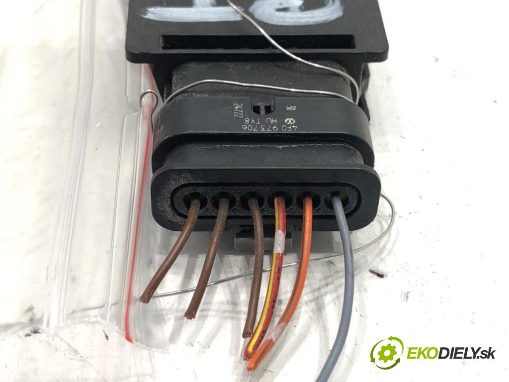 SKODA OCTAVIA IV (NX3, NN3) 2020 - 2022    2.0 TDI 110 kW [150 KM] olej napędowy 2020 - 2022  Zosilňovač Antenní: 5WA962133F (Zosilňovač)