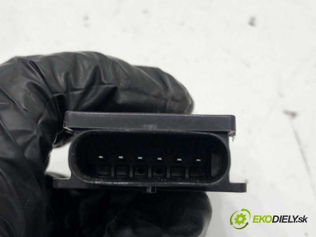 SKODA OCTAVIA IV (NX3, NN3) 2020 - 2022    2.0 TDI 110 kW [150 KM] olej napędowy 2020 - 2022  Zosilňovač 5WA962133F (Zosilňovač)