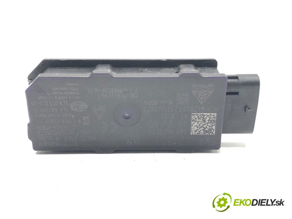 SKODA OCTAVIA IV (NX3, NN3) 2020 - 2022    2.0 TDI 110 kW [150 KM] olej napędowy 2020 - 2022  Zosilňovač 5WA962133F (Zosilňovač)