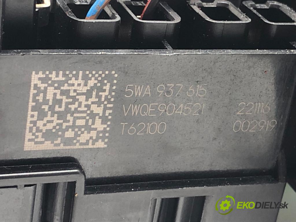 SKODA OCTAVIA IV (NX3, NN3) 2020 - 2022    2.0 TDI 110 kW [150 KM] olej napędowy 2020 - 2022  skříňka poistková 5WA937615 (Pojistkové skříňky)