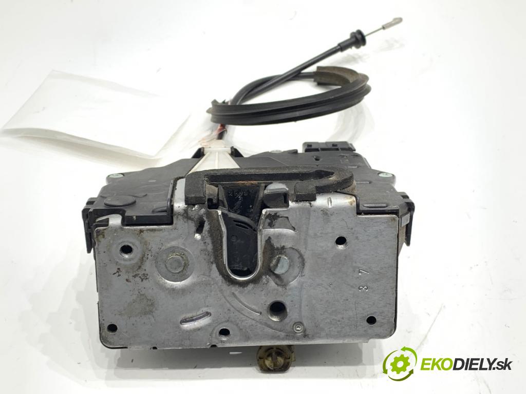FIAT GRANDE PUNTO (199_) 2005 - 2022    1.4 (199AXB11, 199AXB1A, 199BXB1A, 199AXL1A) 57 kW [77 KM] benzyna 2005 - 2015  zámok dveře pravý přední část 51797558
