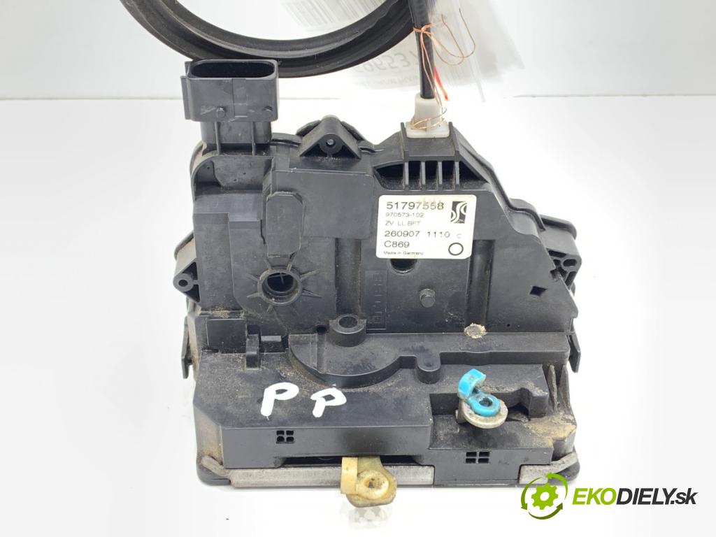FIAT GRANDE PUNTO (199_) 2005 - 2022    1.4 (199AXB11, 199AXB1A, 199BXB1A, 199AXL1A) 57 kW [77 KM] benzyna 2005 - 2015  zámok dveře pravý přední část 51797558