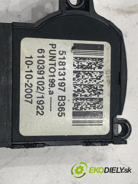 FIAT GRANDE PUNTO (199_) 2005 - 2022    1.4 (199AXB11, 199AXB1A, 199BXB1A, 199AXL1A) 57 kW [77 KM] benzyna 2005 - 2015  Kocka, vložka spínacej skrinky 51813197 (Spínacia skrinka a kľúč)