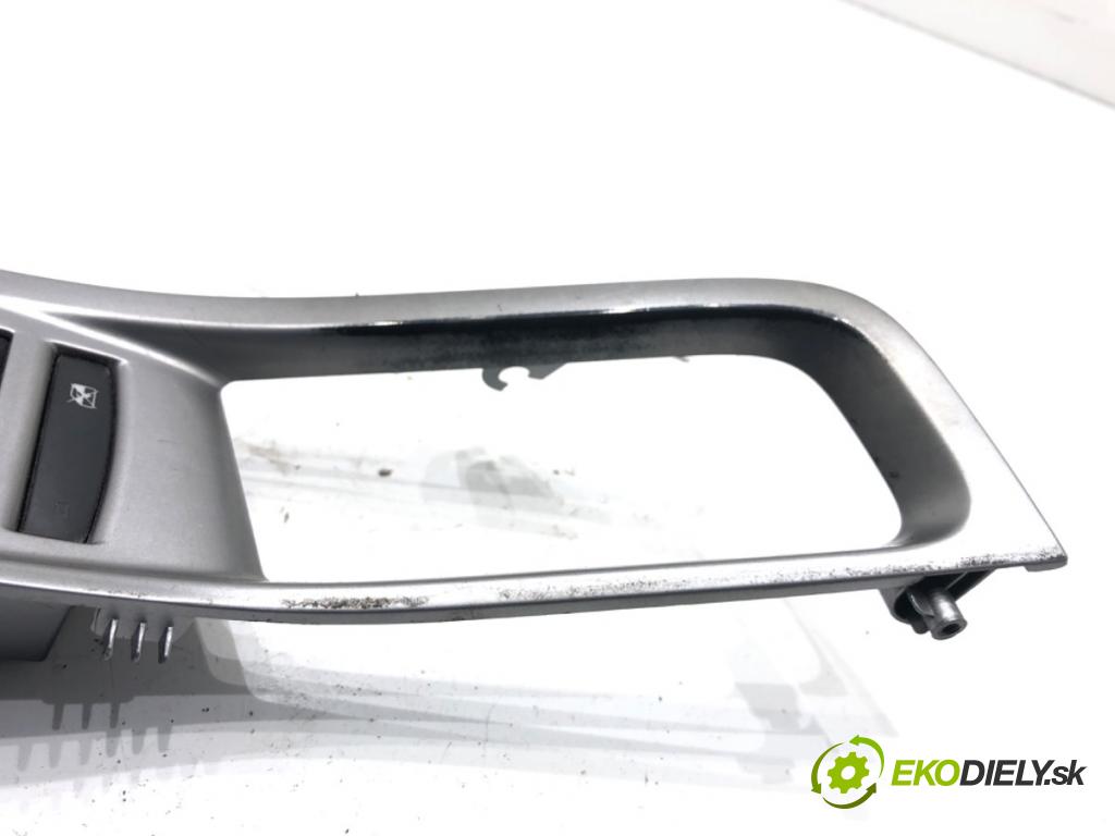 CHEVROLET ORLANDO nadwozie wielkoprzestrzenne (MPV) 2011 104 kW 1.8 1796 přepínač oken 20830838 (Páčky pod volantem)