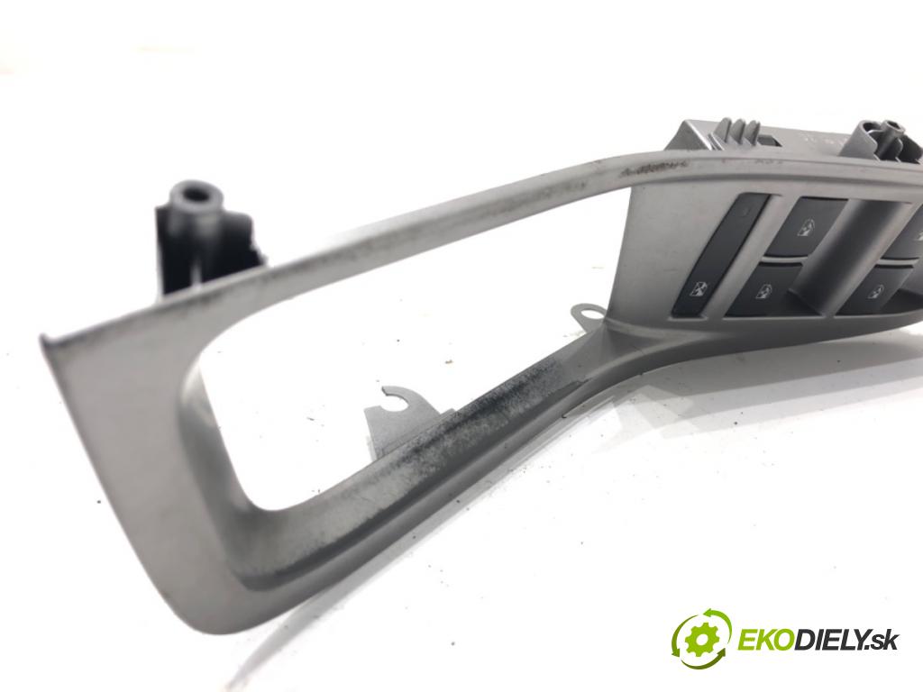 CHEVROLET ORLANDO nadwozie wielkoprzestrzenne (MPV) 2011 104 kW 1.8 1796 přepínač oken 20830838 (Páčky pod volantem)