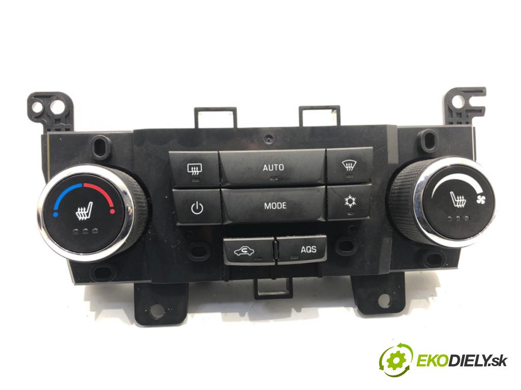 CHEVROLET ORLANDO (J309) 2010 - 2022    1.8 104 kW [141 KM] benzyna 2011 - 2022  Panel ovládania kúrenia 3870588 (Prepínač/spínač/tlačidlo a ovládač kúrenia)