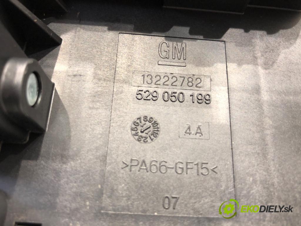 CHEVROLET ORLANDO (J309) 2010 - 2022    1.8 104 kW [141 KM] benzyna 2011 - 2022  modul BSI 13222782 (Pojistkové skříňky)