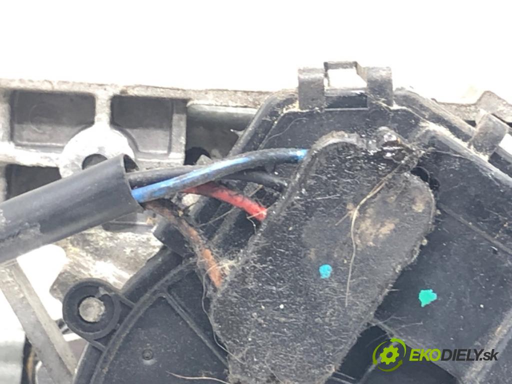 CHEVROLET ORLANDO (J309) 2010 - 2022    1.8 104 kW [141 KM] benzyna 2011 - 2022  Mechanizmus stieračov predný 95016518 (Motorček stieračov predné)