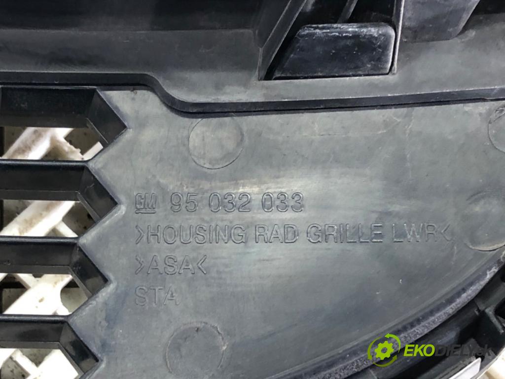 CHEVROLET ORLANDO (J309) 2010 - 2022    1.8 104 kW [141 KM] benzyna 2011 - 2022  mřížka maska 95032033 (Mřížky (masky) chladičů)