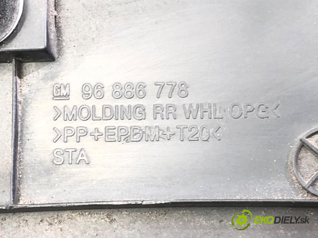 CHEVROLET ORLANDO (J309) 2010 - 2022    1.8 104 kW [141 KM] benzyna 2011 - 2022  Lišta blatníka zad pravá 96886778 (Lišta)