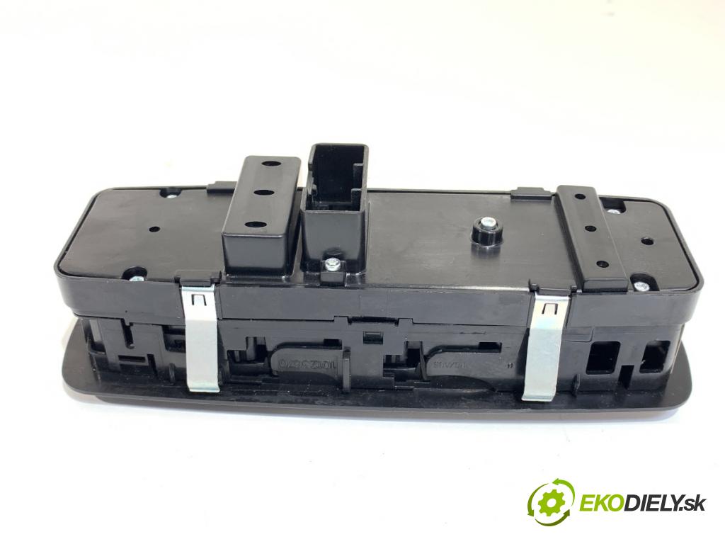 CHRYSLER PACIFICA 2016 - 2022    3.6 214 kW [291 KM] benzyna 2016 - 2022  Prepínač okien 68234092AC (Prepínač/spínač/tlačidlo a ovládač kúrenia)