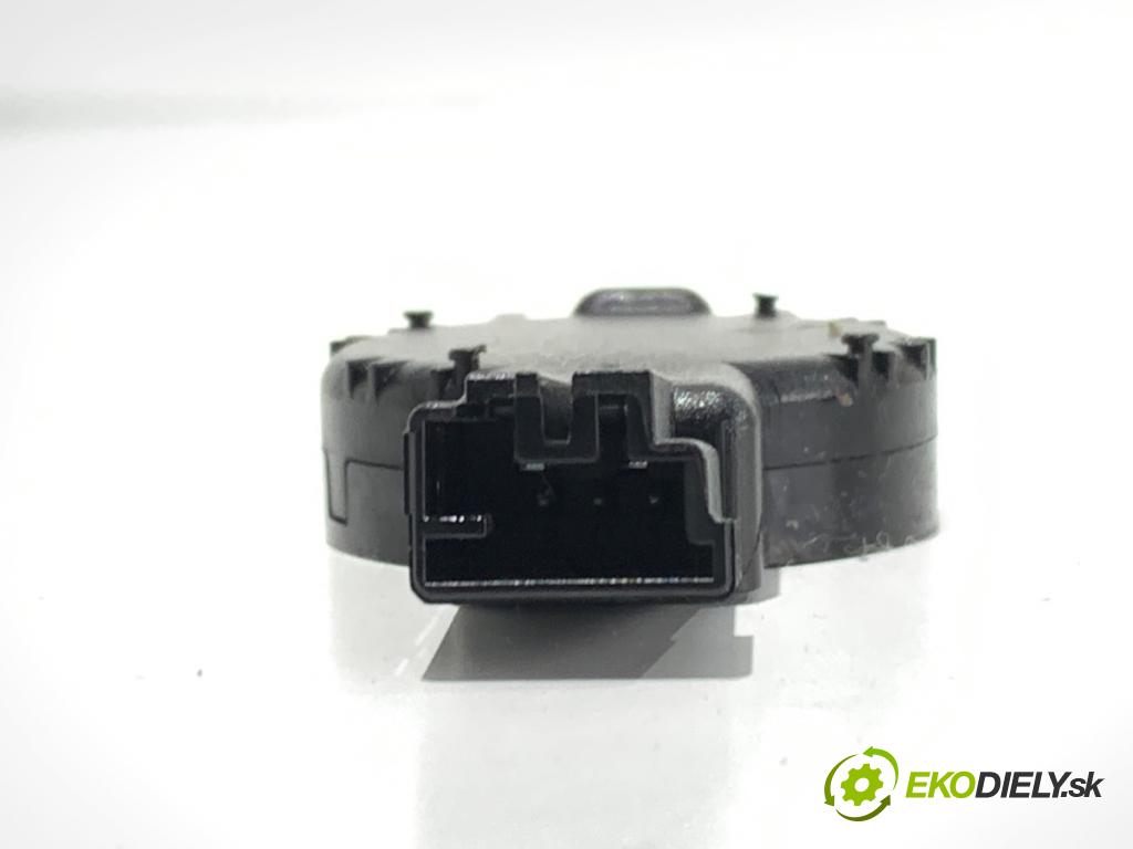 PEUGEOT 308 II (LB_, LP_, LW_, LH_, L3_) 2013 - 2021    1.6 THP 125 92 kW [125 KM] benzyna 2013 - 2021  Snímač dažďa 9807156080 (Snímač dažďa)