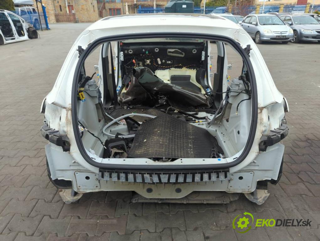 PEUGEOT 308 II (LB_, LP_, LW_, LH_, L3_) 2013 - 2021    1.6 THP 125 92 kW [125 KM] benzyna 2013 - 2021  KAROSERIA ČTVRŤÁK blatník zadní část levý pravý práh střecha PODŁUŻNICA levý pravý