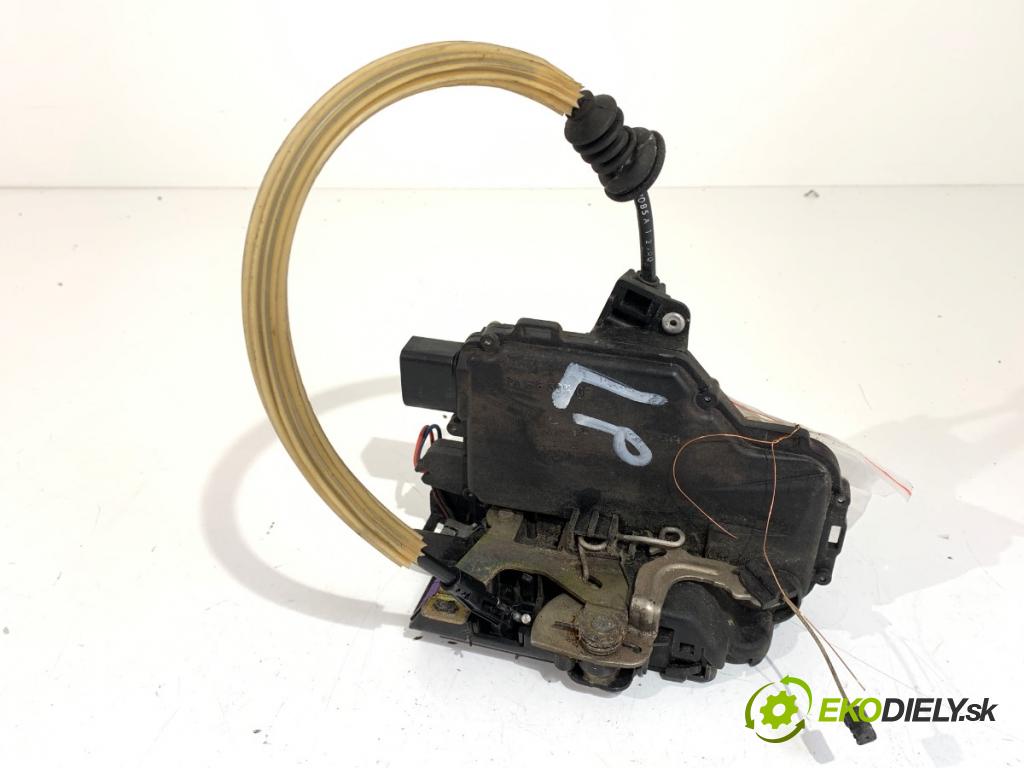 SEAT LEON (1M1) 1999 - 2006    1.4 16V 55 kW [75 KM] benzyna 1999 - 2006  zámok dveře levý přední část 3B1837015A