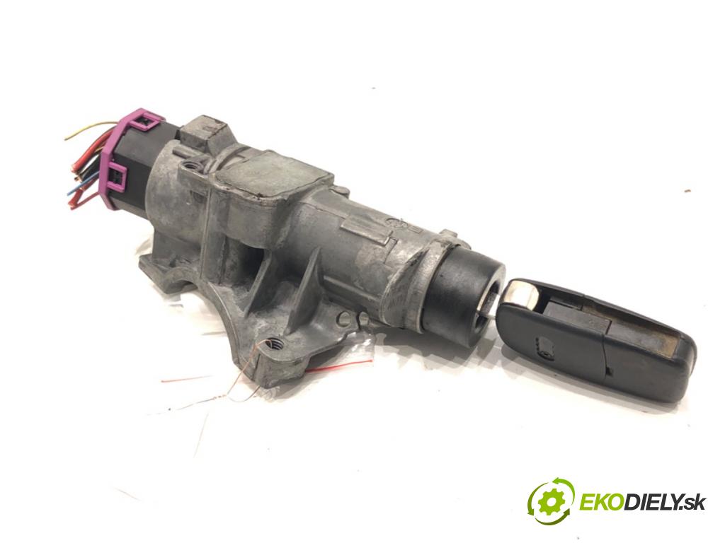 AUDI A4 B6 (8E2) 2000 - 2005    1.9 TDI 96 kW [130 KM] olej napędowy 2000 - 2004  spinačka 4B0905851C (Spínacia skrinka a kľúč)
