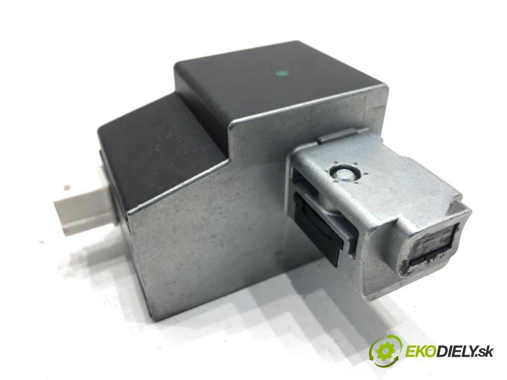 PEUGEOT 308 II (LB_, LP_, LW_, LH_, L3_) 2013 - 2021    1.6 THP 125 92 kW [125 KM] benzyna 2013 - 2021  blokáda volantu 9807502980 (Ostatné)