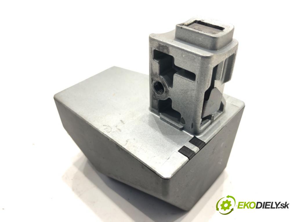 PEUGEOT 308 II (LB_, LP_, LW_, LH_, L3_) 2013 - 2021    1.6 THP 125 92 kW [125 KM] benzyna 2013 - 2021  blokáda volantu 9807502980 (Ostatné)