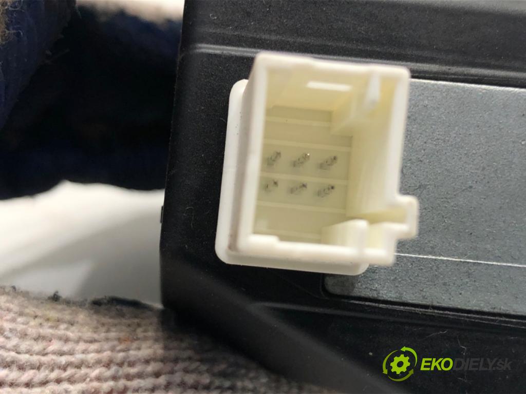 PEUGEOT 308 II (LB_, LP_, LW_, LH_, L3_) 2013 - 2021    1.6 THP 125 92 kW [125 KM] benzyna 2013 - 2021  blokáda volantu 9807502980 (Ostatné)