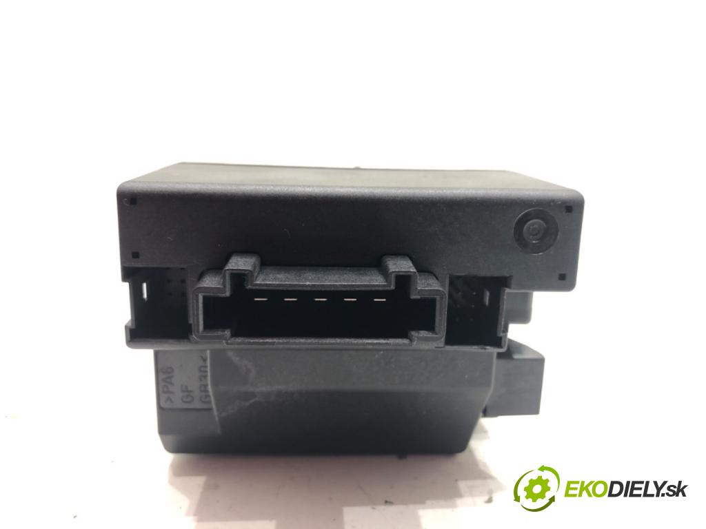 MERCEDES-BENZ KLASA A (W169) 2004 - 2012    A 180 CDI (169.007, 169.307) 80 kW [109 KM] olej napędowy 2004 - 2012  spinačka 1695451508 (Spínacia skrinka)