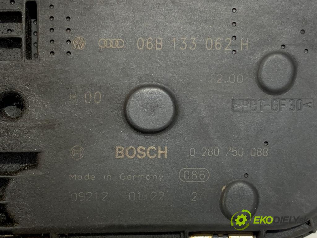 AUDI A4 B6 (8E2) 2000 - 2005    2.0 96 kW [130 KM] benzyna 2000 - 2004  škrtíci klapka 06B133062H (Škrticí klapky)