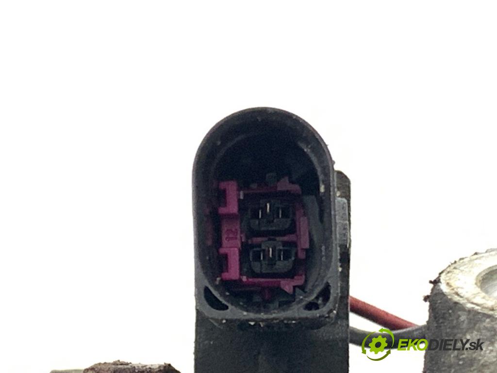 AUDI A4 B6 (8E2) 2000 - 2005    2.0 96 kW [130 KM] benzyna 2000 - 2004  Kompresor klimatizácie 447220-8411 (Kompresor klimatizácie)