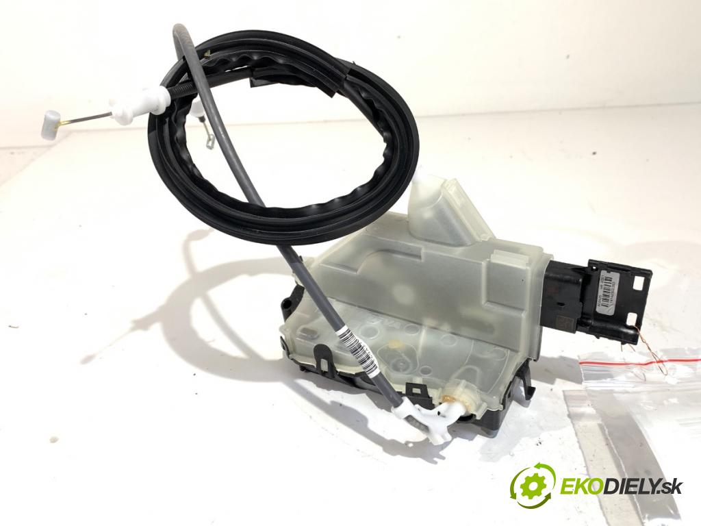 OPEL CROSSLAND X / CROSSLAND (P17, P2QO) 2017 - 2022    1.2 (75) 81 kW [110 KM] benzyna 2017 - 2022  zámok dveře pravý přední část 267387
