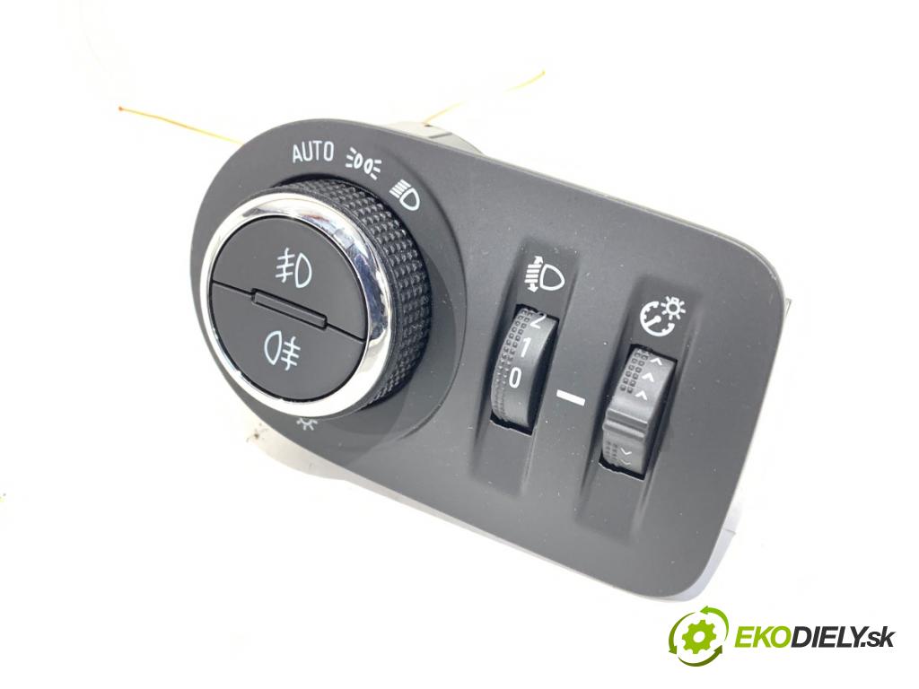 OPEL CROSSLAND X / CROSSLAND (P17, P2QO) 2017 - 2022    1.2 (75) 81 kW [110 KM] benzyna 2017 - 2022  spínač světel 39208051