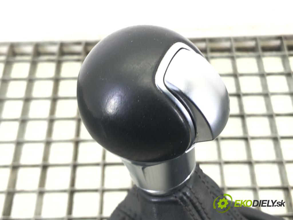 AUDI A3 (8V1, 8VK) 2012 - 2020    2.0 TFSI 140 kW [190 KM] benzyna 2016 - 2017  Kulisa 8V1713023M (Rýchlostná páka (kulisa))