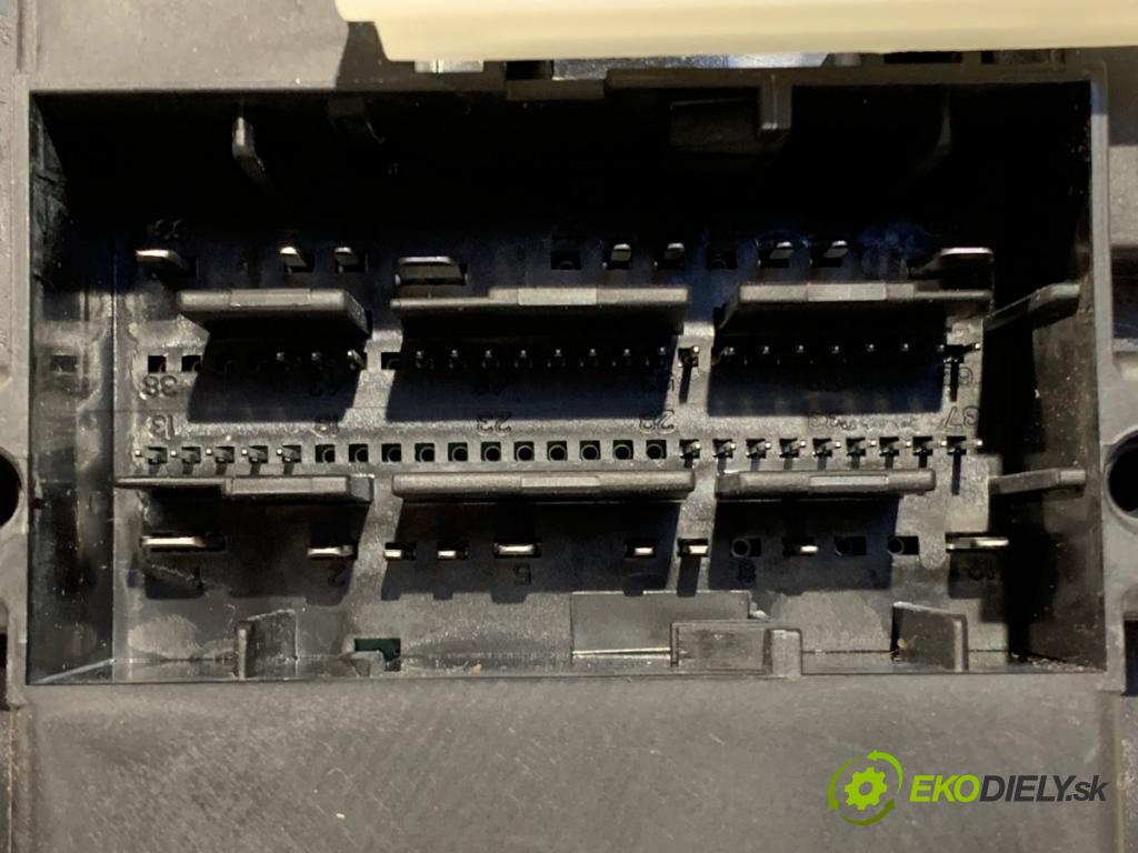 AUDI A3 (8V1, 8VK) 2012 - 2020    2.0 TFSI 140 kW [190 KM] benzyna 2016 - 2017  Modul komfortu 5Q0937085AH (Modul komfortu)